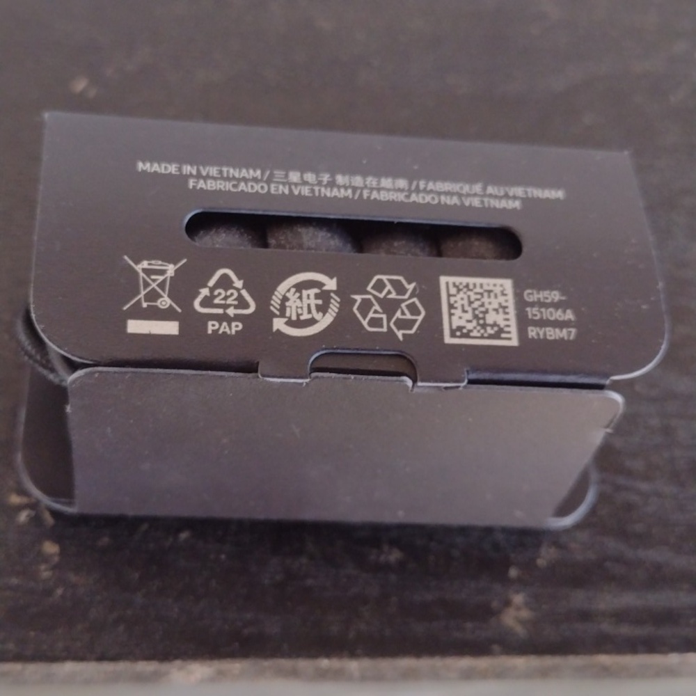 Samsung AKG OEM Black Wired Earbuds NWT - Picture 2 of 3